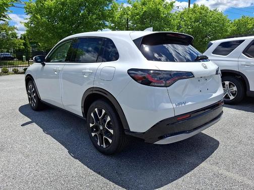 Platinum White Pearl 2027 Honda HR-V EX-L
