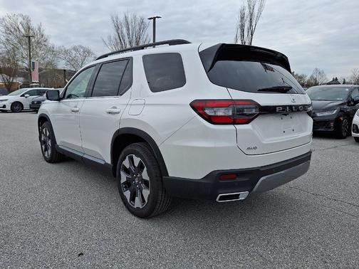 Platinum White Pearl 2026 Honda Pilot Touring