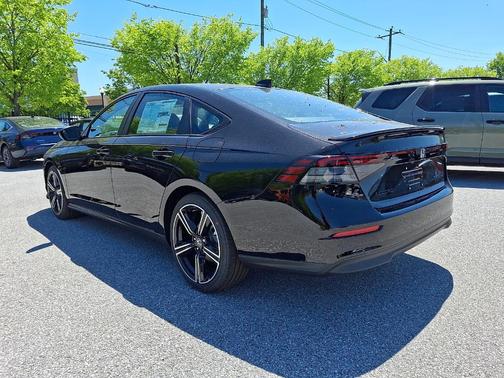 Crystal Black Pearl 2026 Honda Accord Hybrid Sport