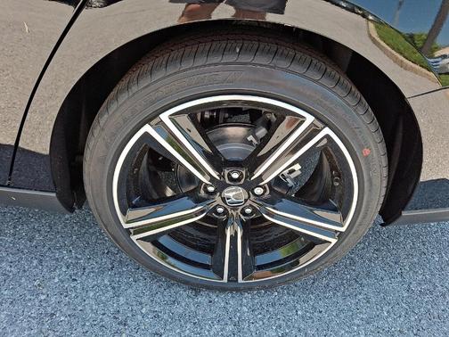 Crystal Black Pearl 2026 Honda Accord Hybrid Sport