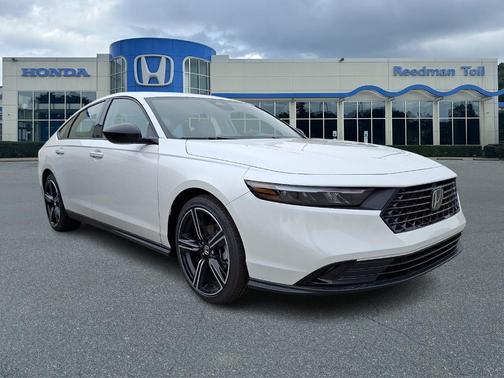 Platinum White Pearl 2026 Honda Accord SE