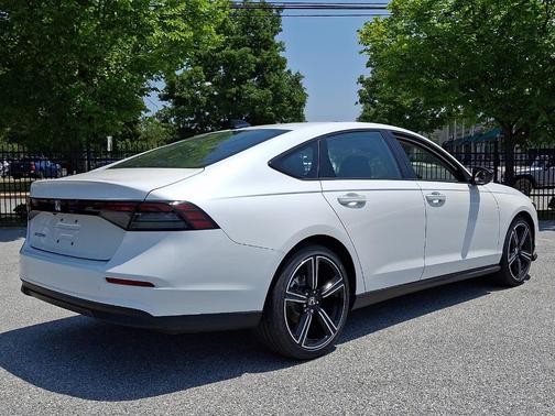 Platinum White Pearl 2026 Honda Accord SE
