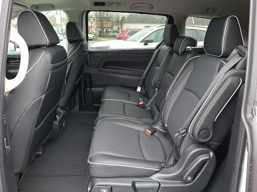 Platinum White Pearl 2026 Honda Odyssey Touring