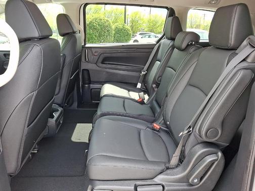 Platinum White Pearl 2026 Honda Odyssey EX-L
