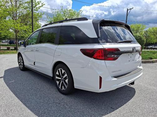 Platinum White Pearl 2026 Honda Odyssey EX-L
