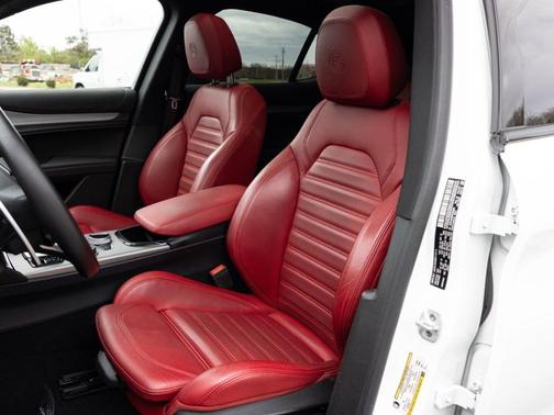 2024 Alfa Romeo Stelvio Veloce