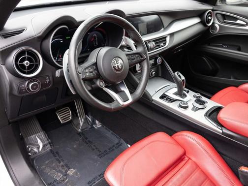 2024 Alfa Romeo Stelvio Veloce