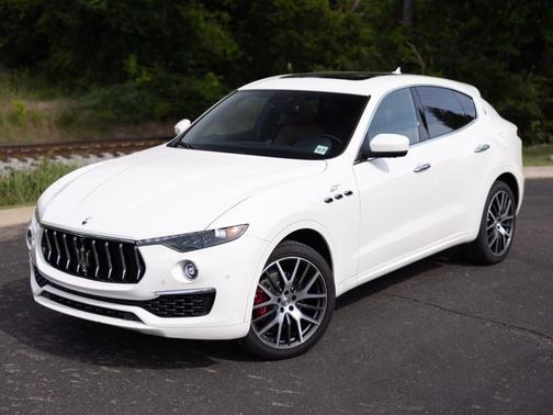 Bianco 2022 Maserati Levante GT