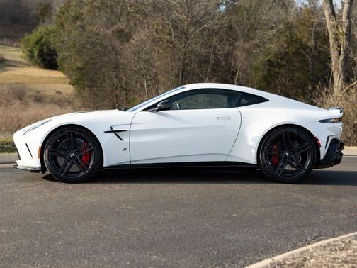 2026 Aston Martin Vantage Base