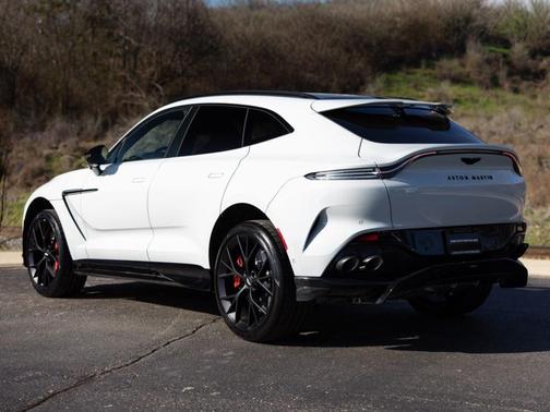 2026 Aston Martin DBX 707