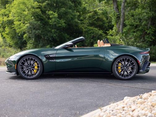 Q Buckinghamshire Green 2023 Aston Martin Vantage