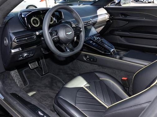 2026 Aston Martin Vantage Base