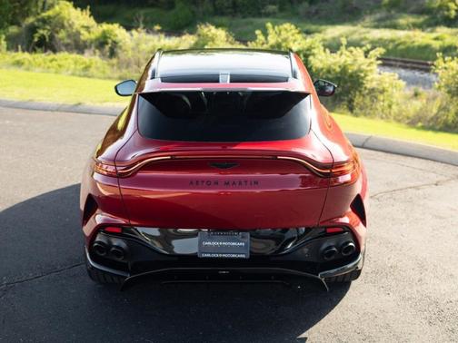 2024 Aston Martin DBX 707