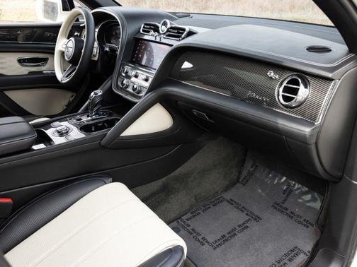 2023 Bentley Bentayga 