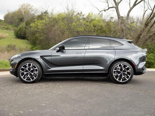 2021 Aston Martin DBX Base
