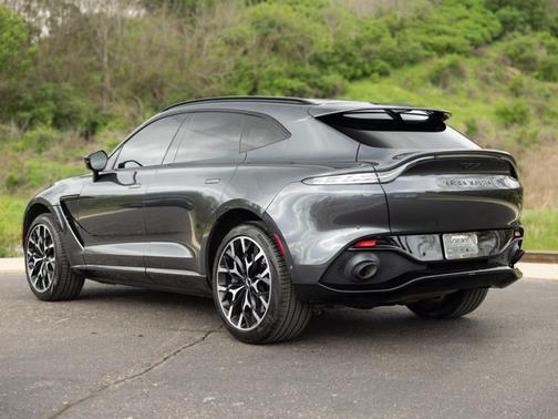 2021 Aston Martin DBX Base