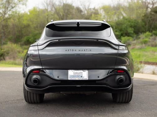 2021 Aston Martin DBX Base