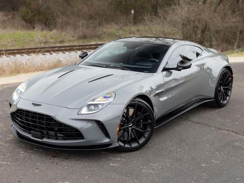 2025 Aston Martin Vantage Base