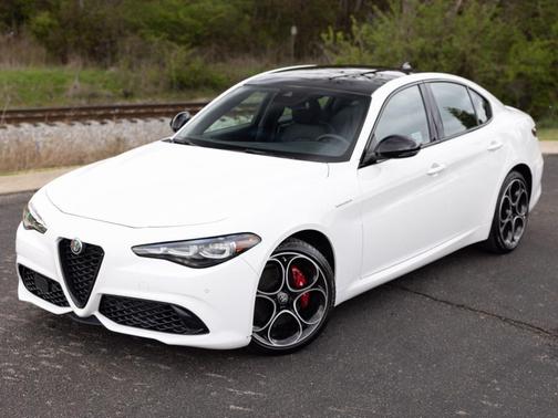 Milano 2024 Alfa Romeo Giulia Veloce
