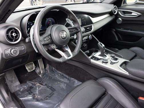 Milano 2024 Alfa Romeo Giulia Veloce