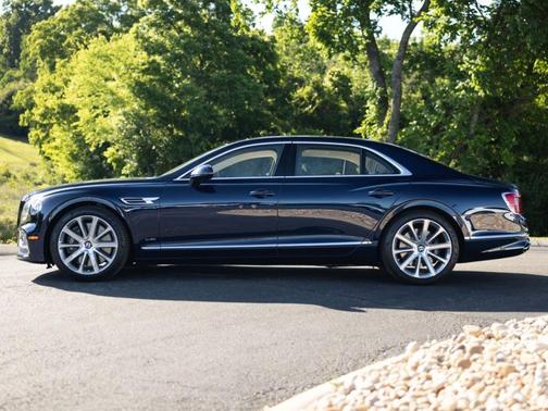 Peacock 2021 Bentley Flying Spur W12