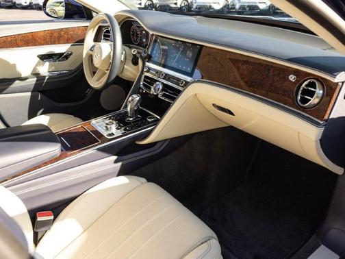 Peacock 2021 Bentley Flying Spur W12