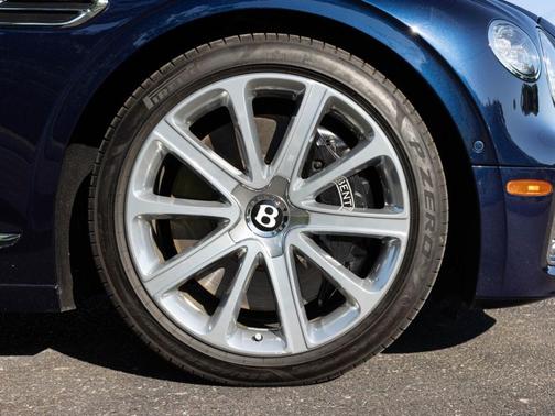 Peacock 2021 Bentley Flying Spur W12