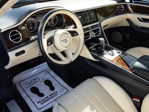 Peacock 2021 Bentley Flying Spur W12