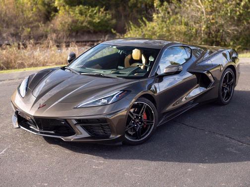Zeus Bronze Metallic 2021 Chevrolet Corvette Stingray w/2LT