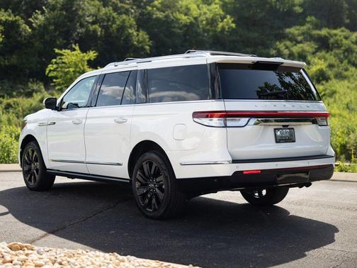 Pristine White 2024 Lincoln Navigator L Reserve