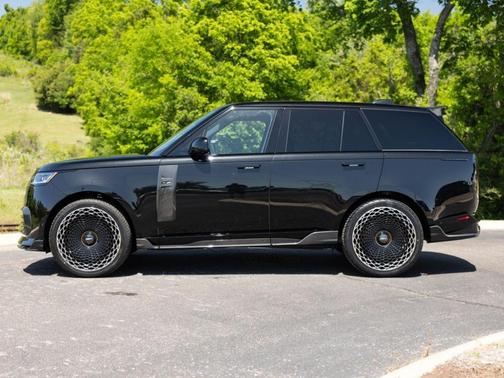 Santorini Black 2025 Land Rover Range Rover P530 SE