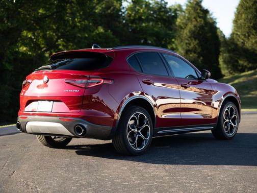 Rosso 2022 Alfa Romeo Stelvio Ti