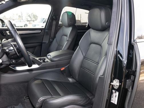 2023 Porsche Cayenne Turbo