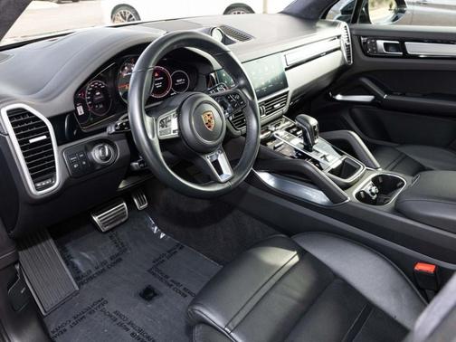 2023 Porsche Cayenne Turbo