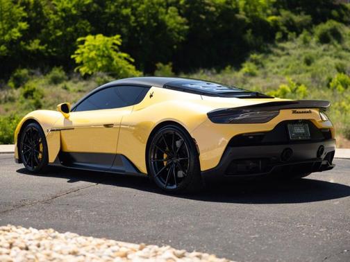 Giallo Genio 2022 Maserati MC20 Base