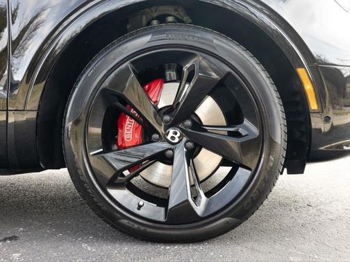 2025 Bentley Bentayga V8