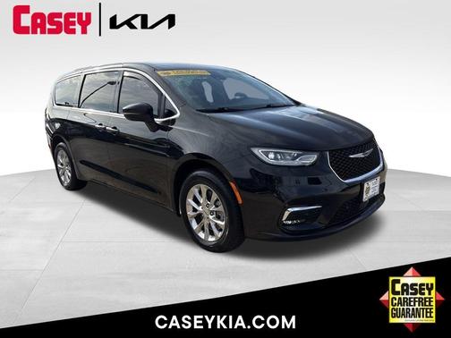 2023 Chrysler Pacifica Touring-L