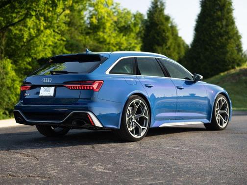 Ascari Blue Metallic 2025 Audi RS 6 Avant 4.0T