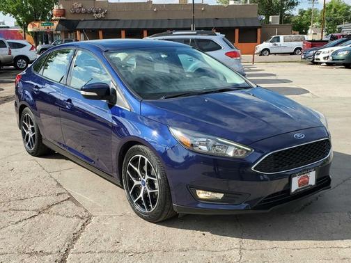 Photo 3 of 32 of 2017 Ford Focus SEL