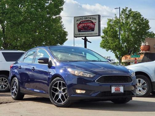 Photo 1 of 32 of 2017 Ford Focus SEL