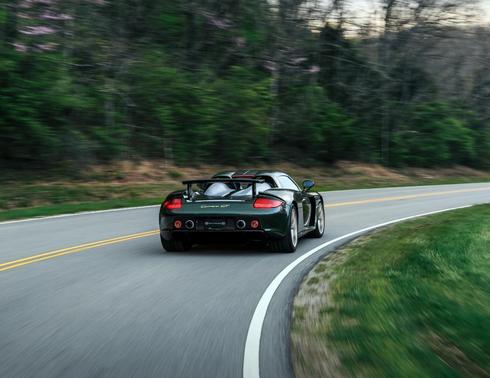 2005 Porsche Carrera GT Base (M6)