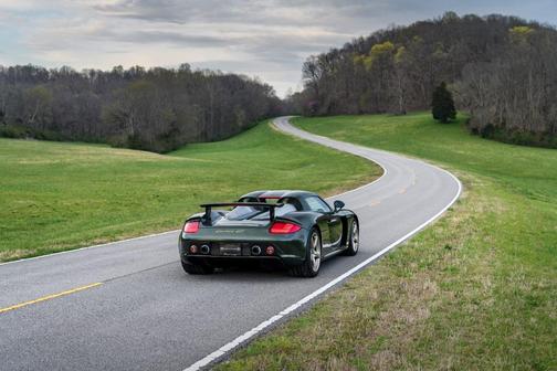 2005 Porsche Carrera GT Base (M6)