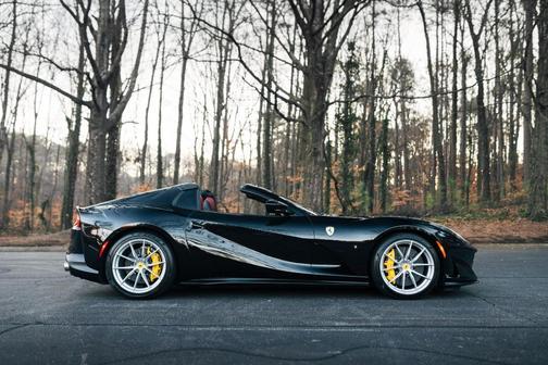 2021 Ferrari 812 GTS Base