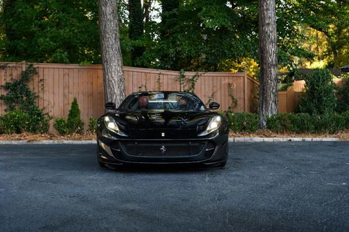 2021 Ferrari 812 GTS Base