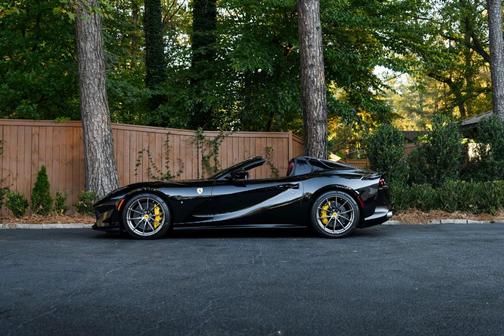 2021 Ferrari 812 GTS Base