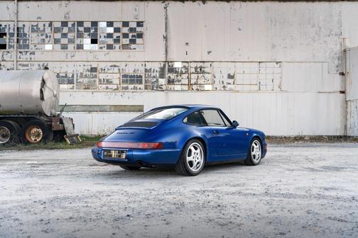 1992 Porsche 911 Carrera 2