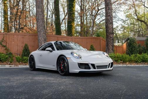 2018 Porsche 911 Carrera GTS