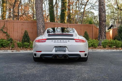 2018 Porsche 911 Carrera GTS