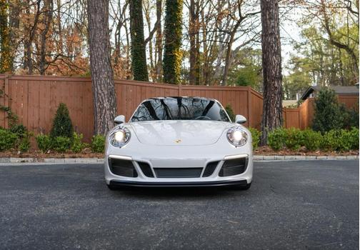 2018 Porsche 911 Carrera GTS