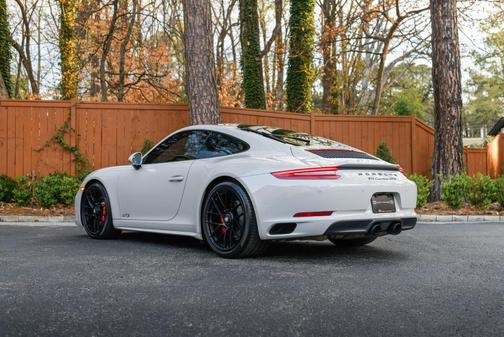 2018 Porsche 911 Carrera GTS